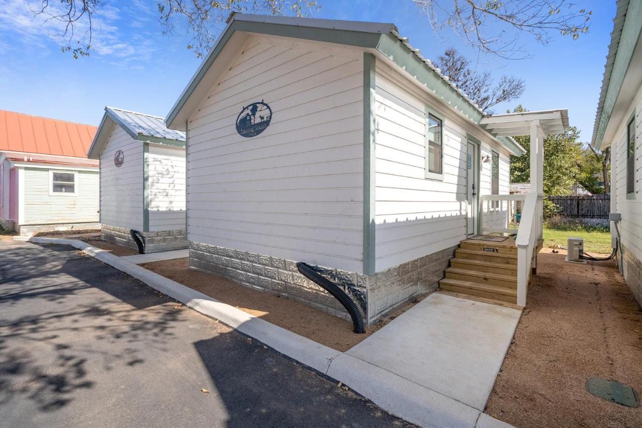 Charming Casita Right On Main St! Hotel Fredericksburg Buitenkant foto