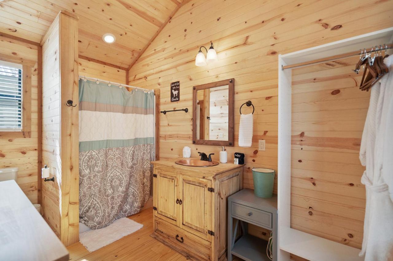 Charming Casita Right On Main St! Hotel Fredericksburg Buitenkant foto